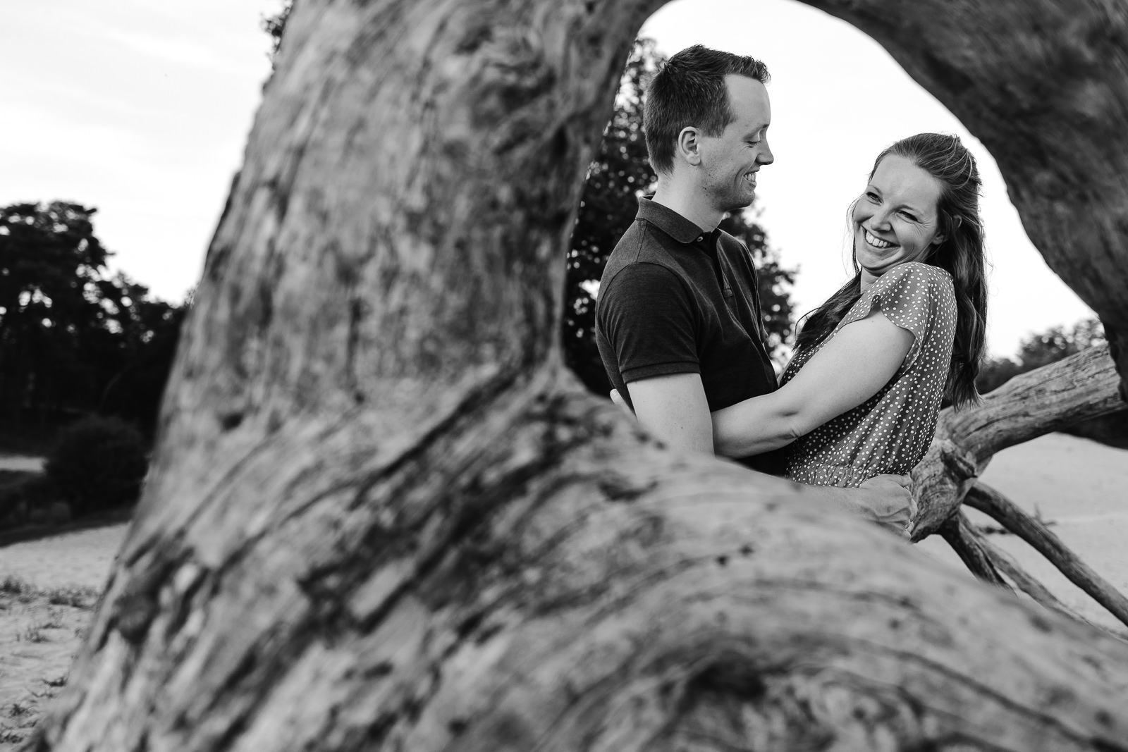 denise-van-duren-loveshoot-in-het-zand-12