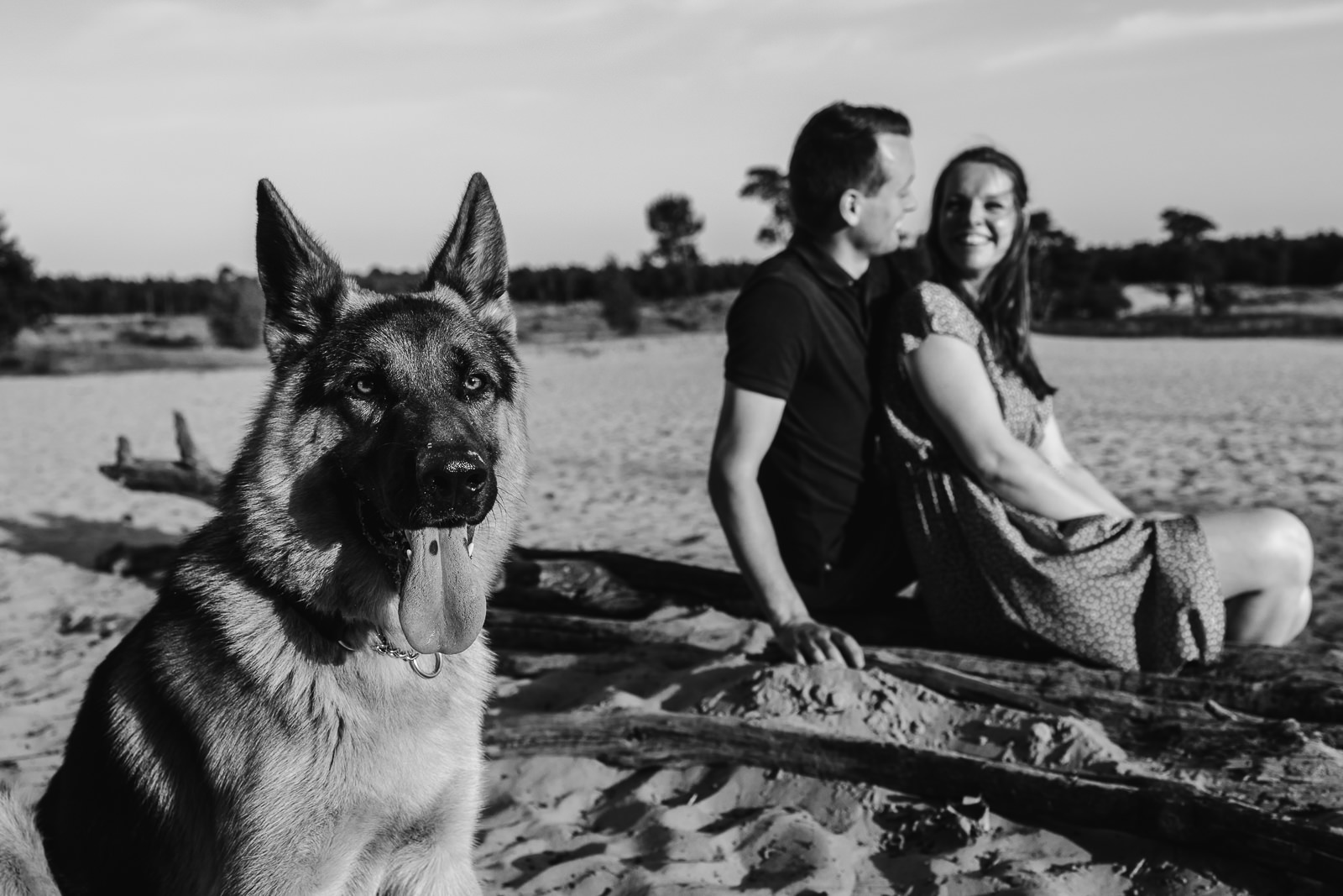 denise-van-duren-loveshoot-in-het-zand-4