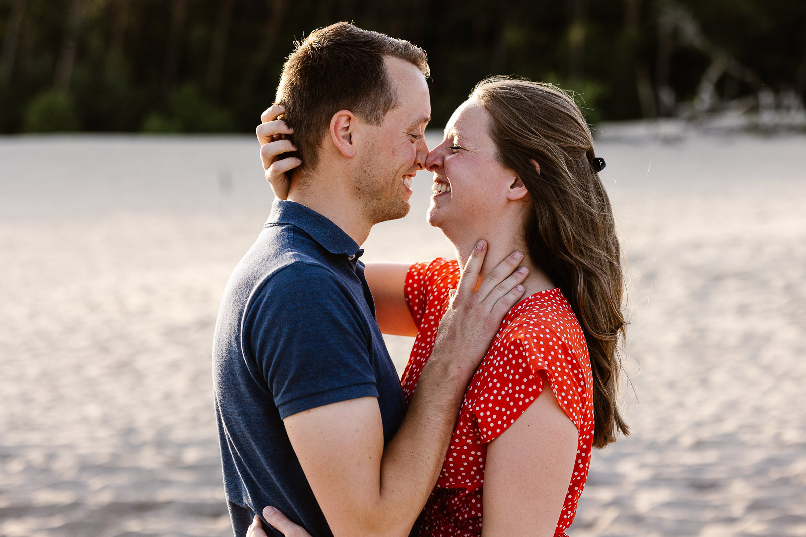 denise-van-duren-loveshoot-in-het-zand-7