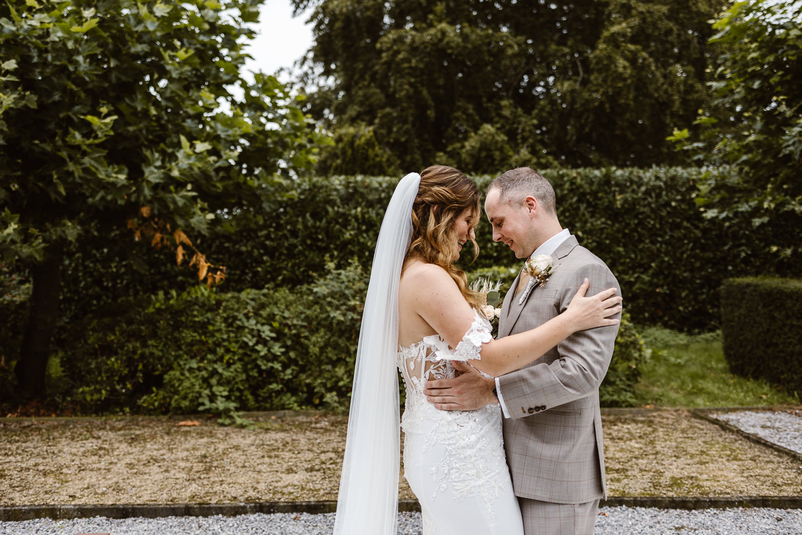 denise-van-duren-trouwfotograaf-koetshuijs-strijbeek-11