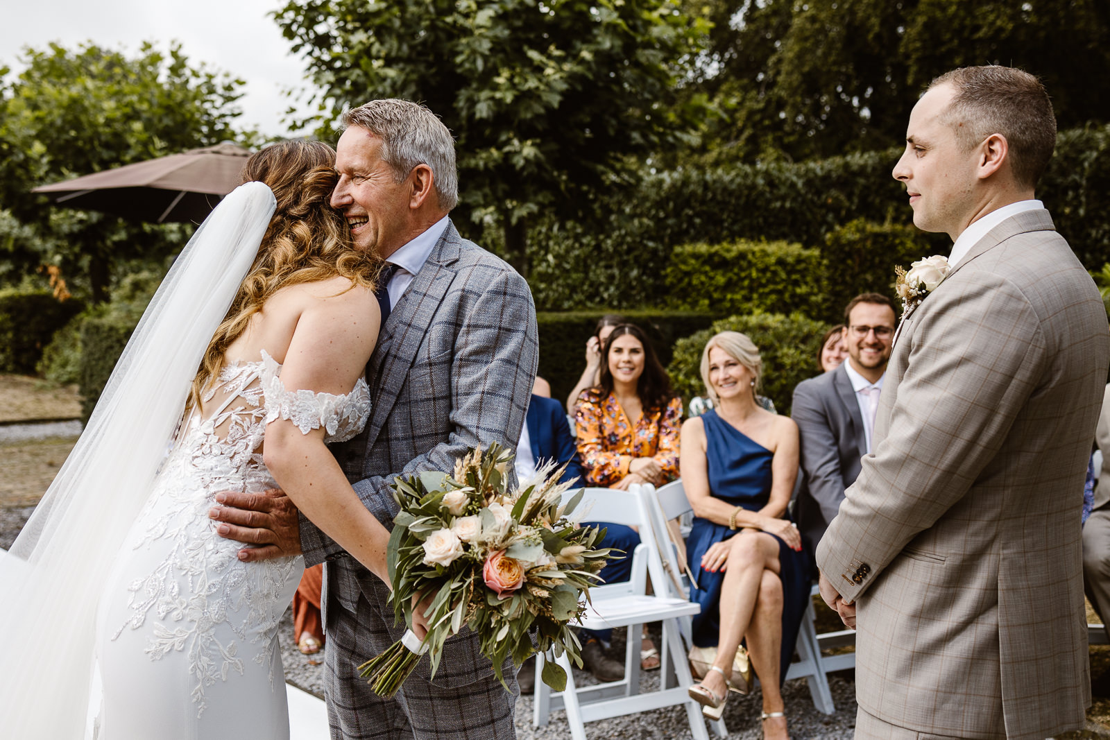 denise-van-duren-trouwfotograaf-koetshuijs-strijbeek-18